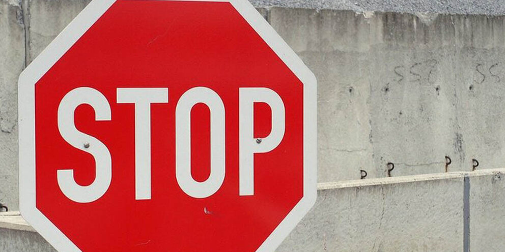 перекрытие трассы апрель алтайский край прикол. перекрытие дорог в алтайском крае военными. трасса перекроют военные бийск. перекрытие дорог в алтайском крае военными. перекрытие дорог на 9 мая картинка.