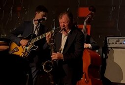 падение метеорита. последний метеорит упал. когда последний раз упал. когда последний раз упал. метеорит падает на землю.