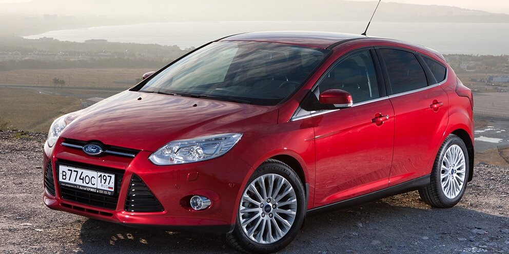 Ford Focus 3 седан красный 2012