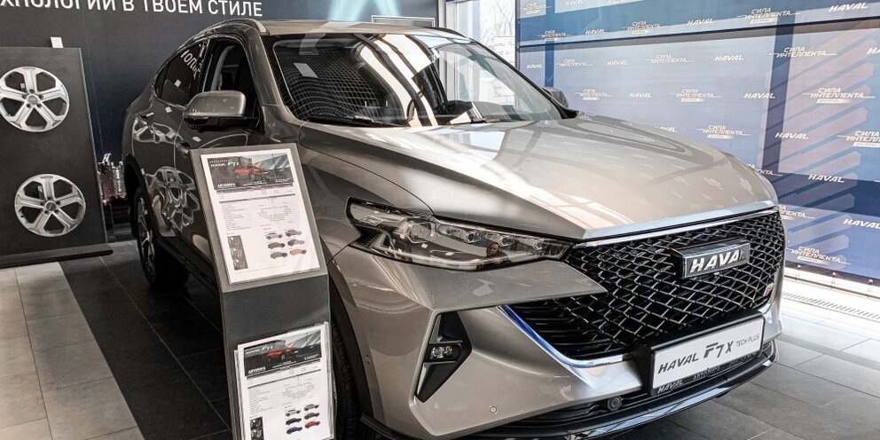 тысяч рублей выгода. передача денег. тысяч рублей выгода. денежный фон. деньги в руках.