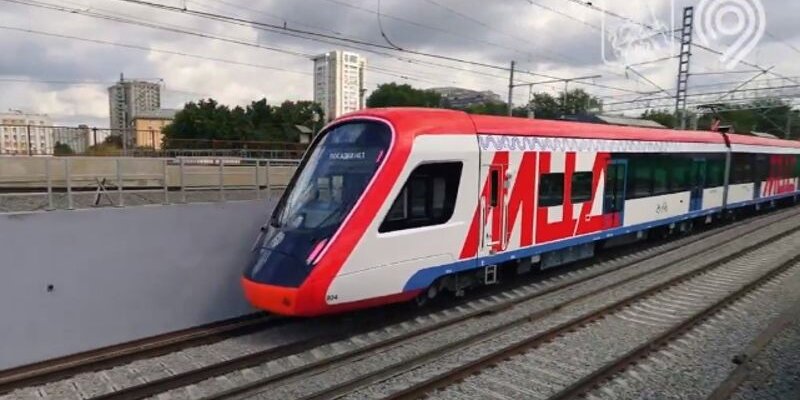 Электрички мцд 2 нахабино. Поезд ласточка мцд. Вокзал подольск мцд 2. Маршрут электрички подольск нахабино. Станции мцд 2 нахабино подольск.