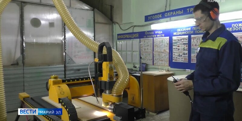 Токарь выточил станке. Контроль качества деталей в машиностроении. День токаря. Токарный цех. Токарь выточив на станке 145 деталей перевыполнил план на 16 процентов.