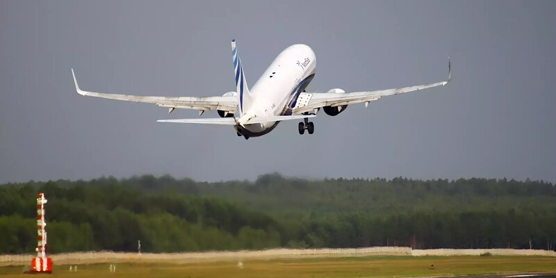 самолёт победа pobeda. самолет победа. самолет победа ночью. лоукостер. лететь самолетом победа.