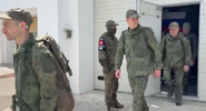 Опубликованы кадры возвращения российских бойцов из&nbsp;украинского плена|