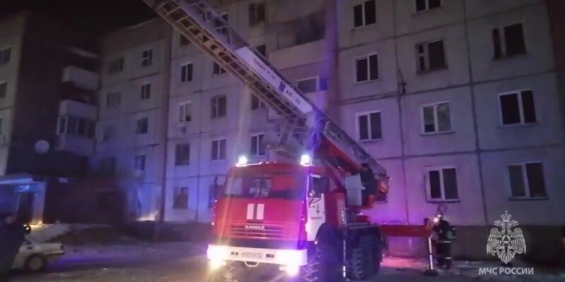 Крыша магазина пятерочка. Пятерочка липецк происшествия. Крыша магазина пятерочка. Проспект победы 215 пятерочка. Крыша пятерочки.