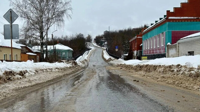 трава под снегом. таяние снега весной. снежный покров. талый снег. земля залей меня снегом талым.