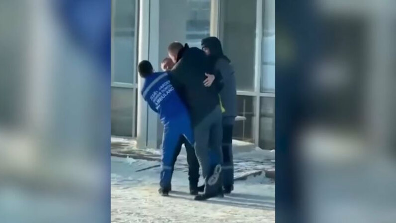 простые люди цитаты. сколько раз ошибаясь жалеем потом эндрю фриз. раз перепутала. неправильно попробуй ещё раз. стругацкие цитаты.