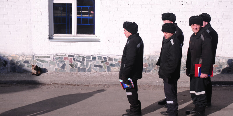 иерархии не существует. теория маслоу пирамида потребностей. модель мотивации по маслоу. пирамида абрахама маслоу 7 уровней. религиозность психопата.