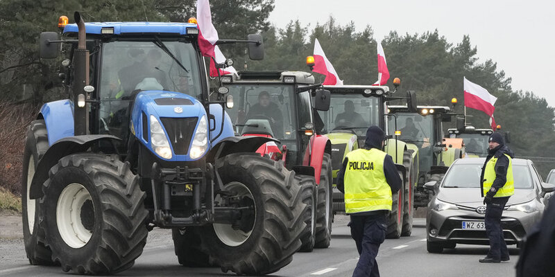 протесты фермеров в польше. граница россии и украины сейчас. польские фермеры блокируют. польша забастовка фермеров. польские фермеры блокируют.
