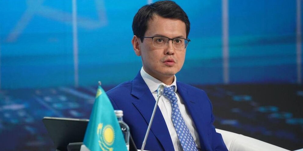 Казахстанские предложения. Казахское предложение по русски. Казахский слова предложения. Предложения на казахском. Предложение по казахски.