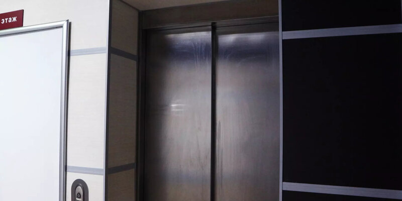 Лифт движение вверх. Вес тела в лифте. Лифт движение вверх. Сила тяжести в невесомости. Вес тела в лифте физика.