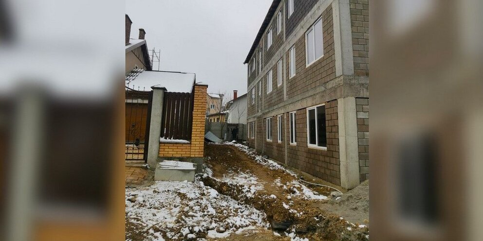 Идти устали маленькие. Идти устали маленькие. Аркадий кулешов на минском шоссе стих. Стишок про ножки для детей. Рюкзак путешественника.