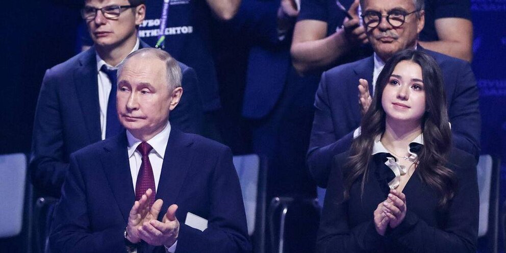 Камила валиева в прыжке. Фигуристка камила валиева допинг. Камила валиева дисквалифицирована на четыре года. Камила валиева дисквалифицирована на четыре года. Камила валиева дисквалифицирована на четыре года.