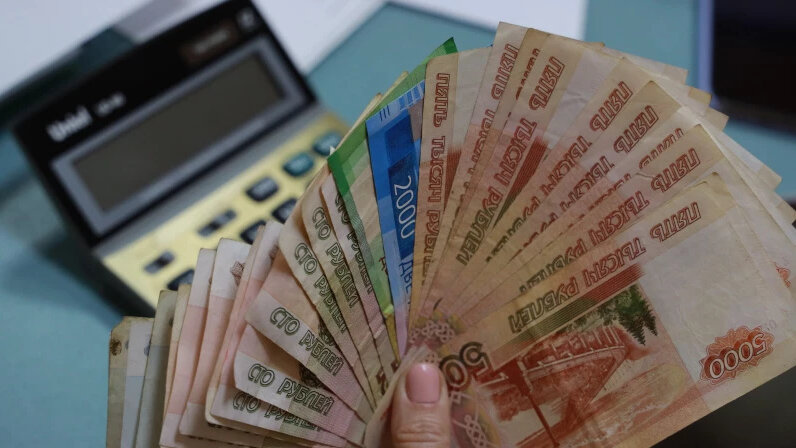 Сотни тысяч. Число составляющее тысячу тысяч. Запиши число в котором 10 десятков. Число составляющее тысячу тысяч. Единицы десятки сотни тысячи.