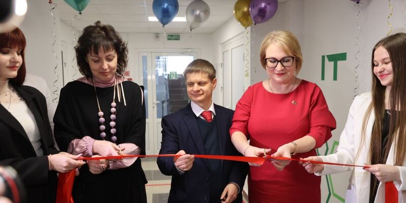 Antifraud russia 2022. Академия информационных систем лого. Академия информационный. Академия информационных систем аис. Академия информационных систем лого.