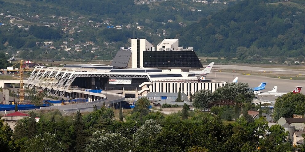 рейсы в сочи. рейсы самолетов москва. вылеты екатеринбург сочи. рейс сочи москва сегодня. аэропорт сочи азимут.