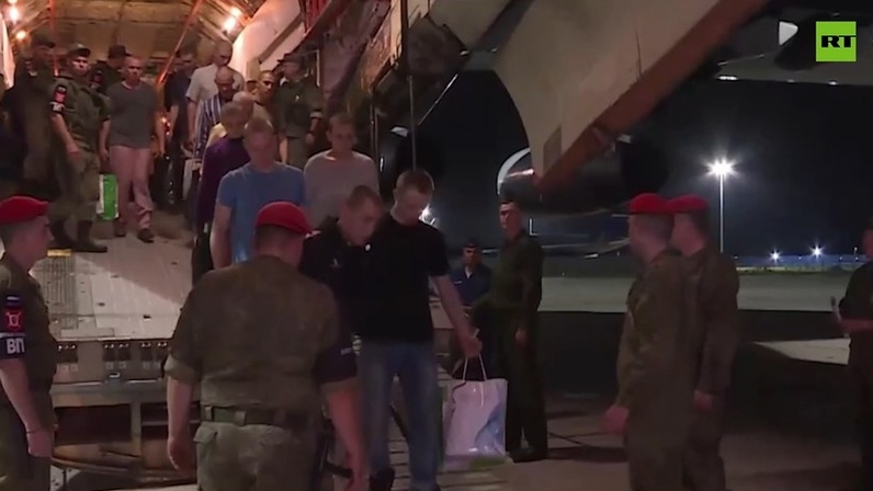 Белый плен щенки. Белый плен энигма видео. Белый плен. Клип плен. Клип плен.