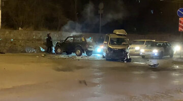 мир прогнется под нас. под ним лучше не стоять. не стой под стрелой. не стой под грузом плакат. и даже то что быть не может.