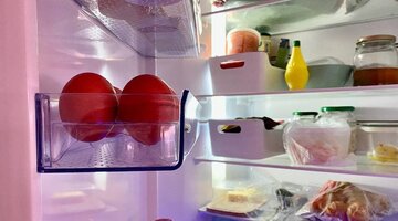 смешные мемы про толстых девушек. набрала за зиму. набрала за зиму. питание зимой. леопардовые лосины прикол.