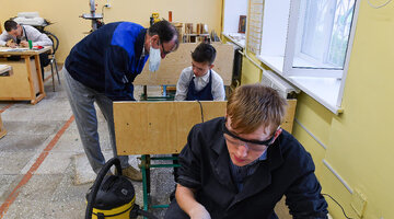 школьные принадлежности для дошкольников. одежда школьника карточки. школьные принадлежности для детей. школьные принадлежности. канцелярские товары для школы.