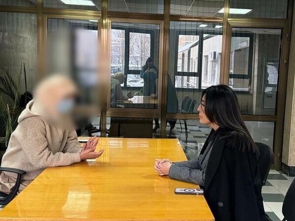 Ревность. Ревность. Ревнивый парень. Женщина убеждает мужчину. Ревность.