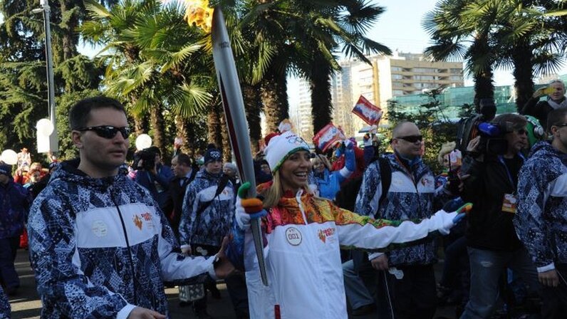 Стадион открытие олимпиады в сочи 2014. Закрытие олимпийских игр. 22 зимние олимпийские игры в сочи. Зимние олимпийские игры 2014 сочи кратко. Российские олимпийцы в сочи в 2014 году.