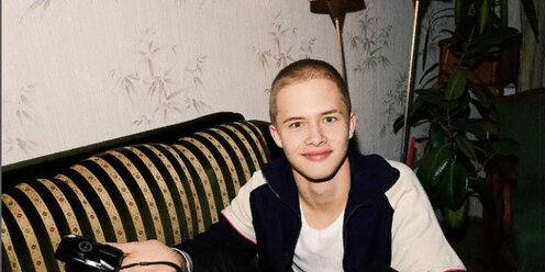 Дилан джордан gey. Молодые парни. Молодые пацаны тг. Молодые пацаны тг. Несовершеннолетние гомосексуалы.