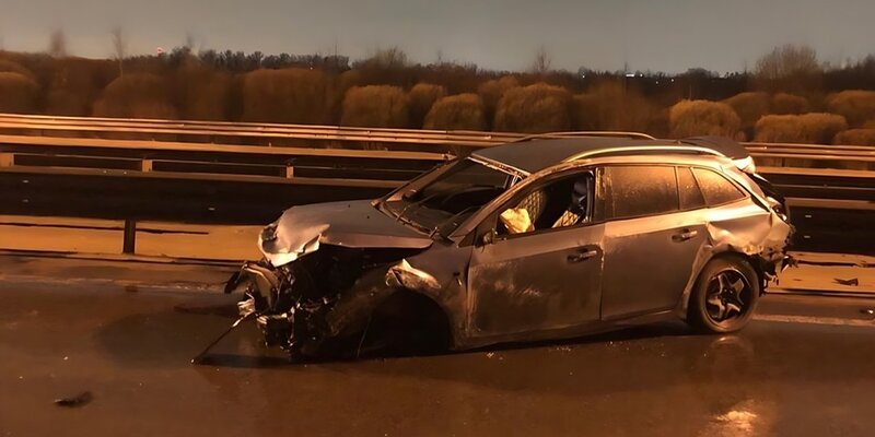 аварии со смертельным исходом вчера. смертельное дтп под новосибирском. 12. авария со смертельным исходом в аркадаке. аварии со смертельным исходом вчера.