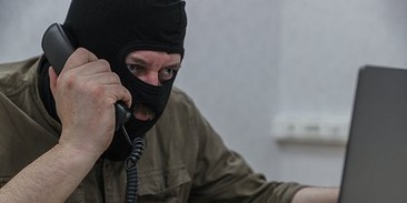 Лифчик не по размеру. Бюстгальтер с глубоким вырезом. Лифчик с карманом. Красивое кружевное белье. Примерка женского белья.