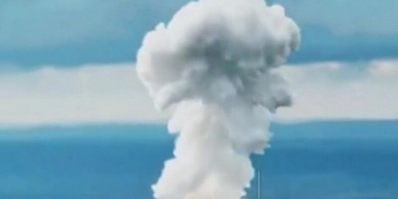 Дымный дым надпись на футболке. Вейп дым. Парень в дыму кальяна. Дым. Дым дали.