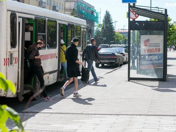 Верните автобусы. Общественный транспорт Новосибирск. Проезд в общественном транспорте. Новый общественный транспорт Новосибирск. Общественные места.