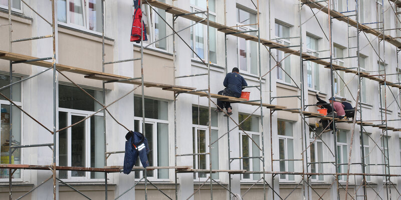 Ремонт карнизов на фасаде