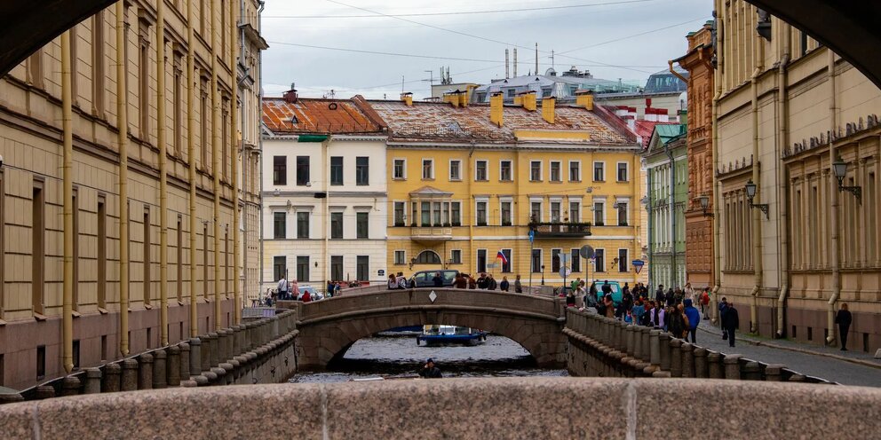 Воздуха спб. Центр Питера. Питер в августе. Монетная 11 в Санкт-Петербурге. Ветер в СПБ.