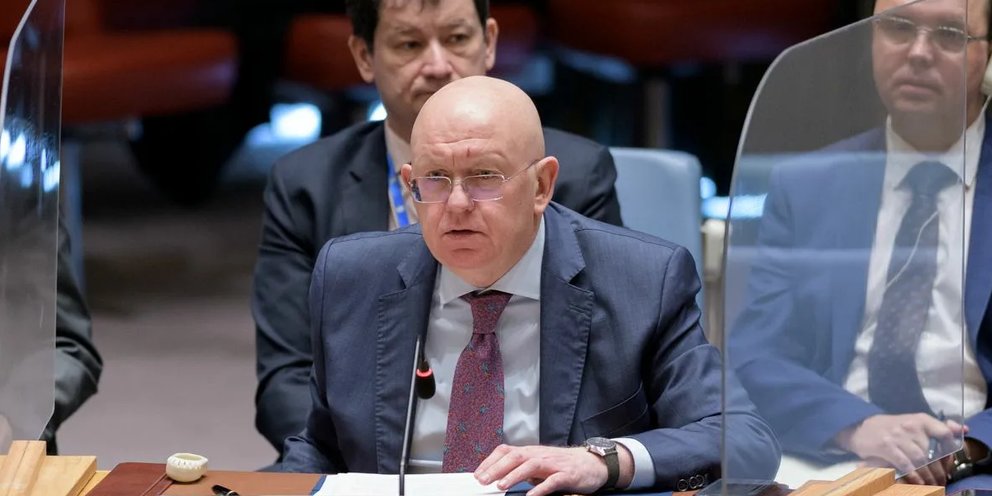 Небензи в совбезе оон. Небензя в молодости. Небензи в совбезе оон. Небензи в совбезе оон. Небензи в совбезе оон.