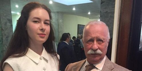Дочь леонида якубовича варвара фото Дочь Леонида Якубовича Варвара стала певицей: Новости