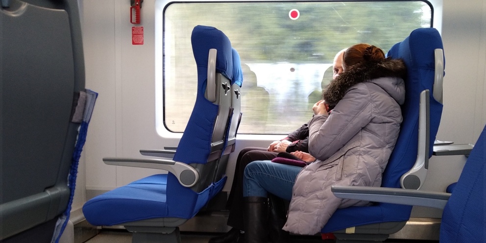 Как оплачивать проезд в ласточке. Турникеты для экспрессы ласточки. Современные электропоезда в твери. Цппк плакаты. Общественный транспорт москвы валидаторы и турникеты.