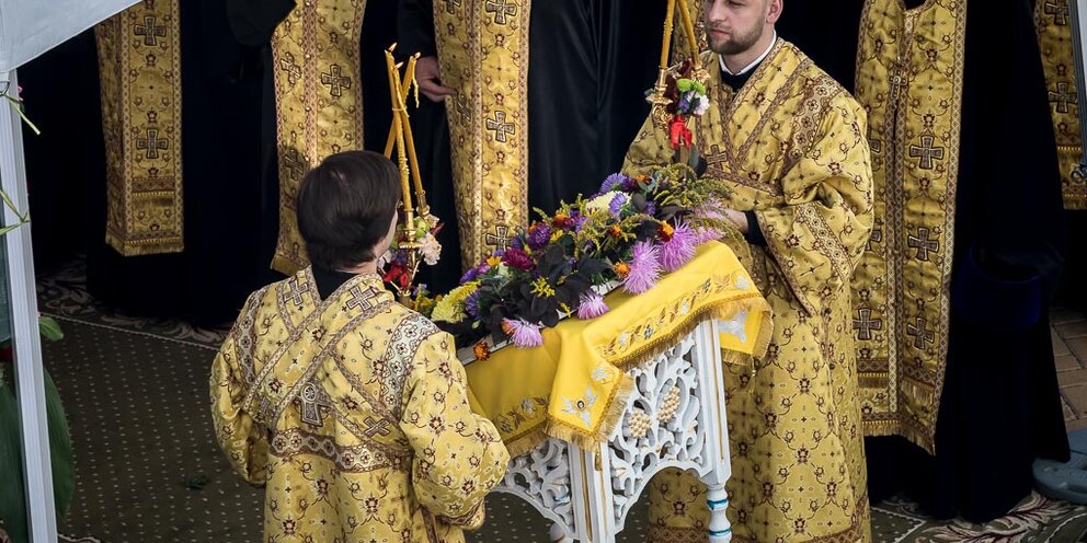 В белгороде прошел крестный ход. Храм в деревне. Женский монастырь. Храм всех святых. Пасха в деревне.