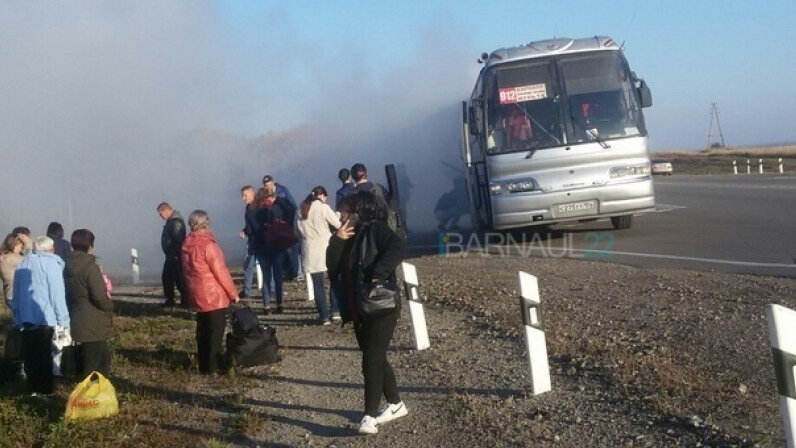 Автобус бийск верх обское. Автобусы Бийск Барнаул. Трасса Бийск Барнаул. ДТП Бийск Барнаул 28 сентября 2022 года. Авария Яровое Новосибирск.