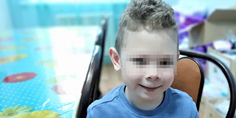 Мальчик в майке и шортах. Нано свитер. Мальчик на 100. Крутые дети. Мальчик на 100.