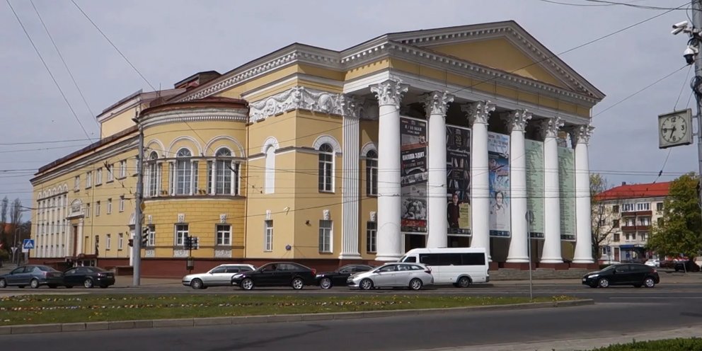 Калининградский драматический театр фото В Калининграде Областной драмтеатр объявил список премьер на новый театральный с