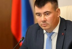 Астено вегетативное расстройство. Почему мутнеет в голове. Почему мутнеет в голове. У девушки болит голова. Шум звон в ушах причины.