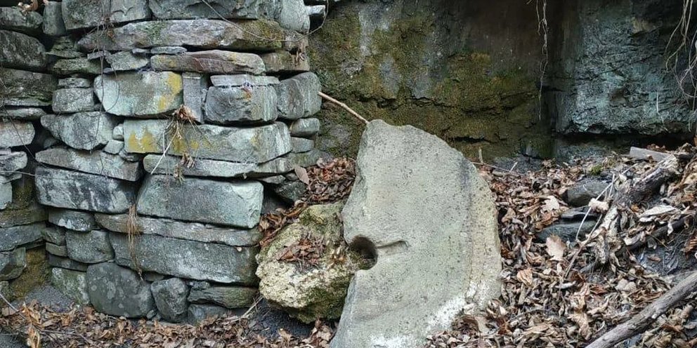 склепы в ингушетии. в ингушетии нашли. найденные артефакты ингушетия. некрополь в ингушетии. разрушенный склеп.