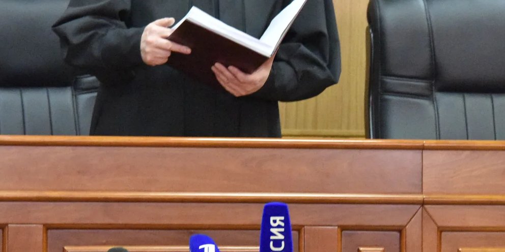 Скандал в госдуме с белоусовым. Депутат гос думы белоусовз. Депутаты госдумы 2022 фото. Скандал в госдуме с белоусовым. Скандал в госдуме с белоусовым.