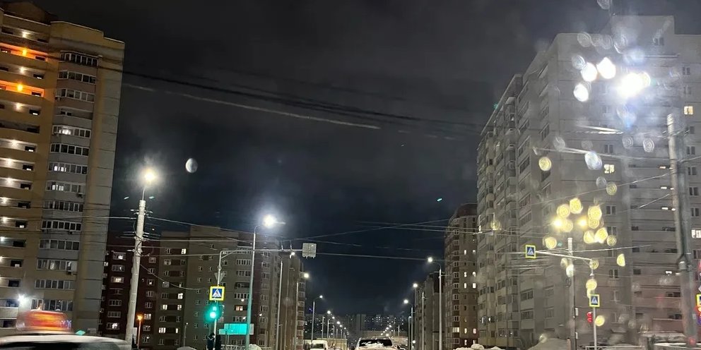 Когда дадут свет в северном районе. Новый год на улице. Новогодний Киров 2023. Ломоносовский бульвар Киров. Киров бульвар мод.