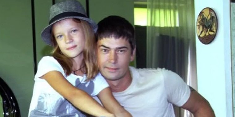 Жена и сын политова. Дочь Политова Алена.