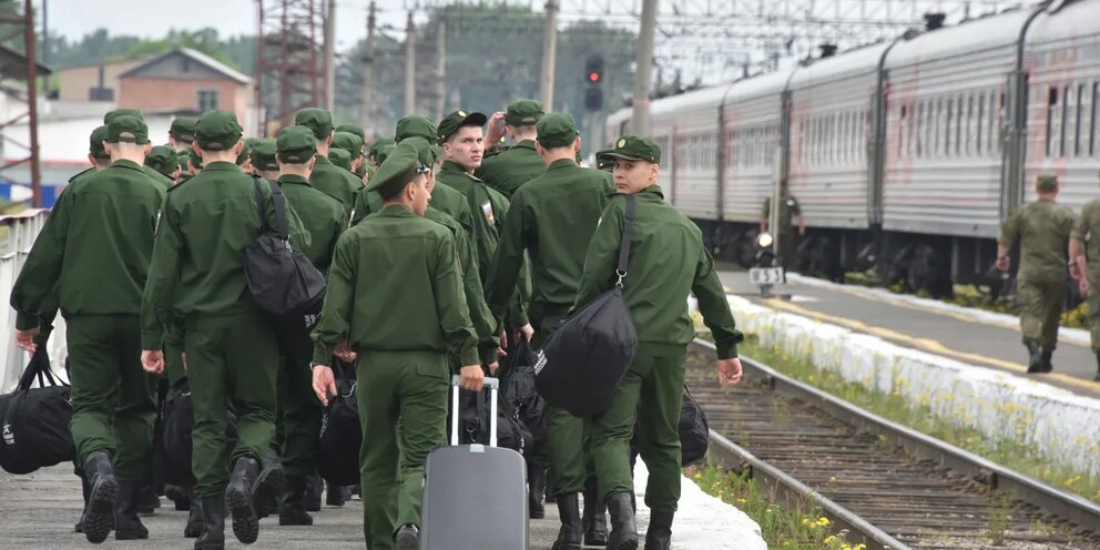 Принять участие в мобилизации. Мобилизация. Солдат срочной службы. Солдаты России срочной службы. Солдаты срочники.