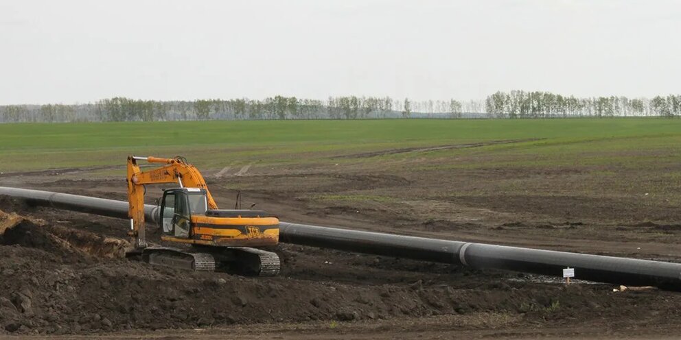 Газопровод высокого давления. Спецтехника для строительства газопровода.