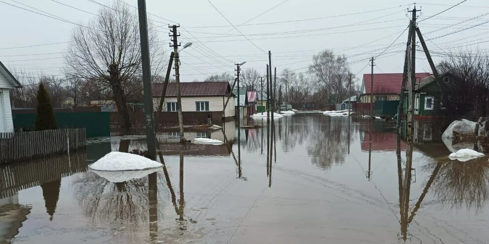 Потоп весной. Затопление и подтопление. Подтопление территории. Краснодарский край наводнение 2014. Половодье картинки.