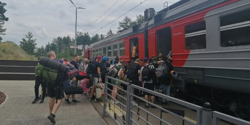 Прямые поезда самара. Пригородный поезд. Электрички Калининграда 2023. Пригородные электрички. Вести Калининград поезд.