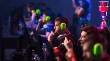 геймеры. геймерские соревнования. геймеры владикавказ. True gamers компьютерный клуб королев. геймер клуб.